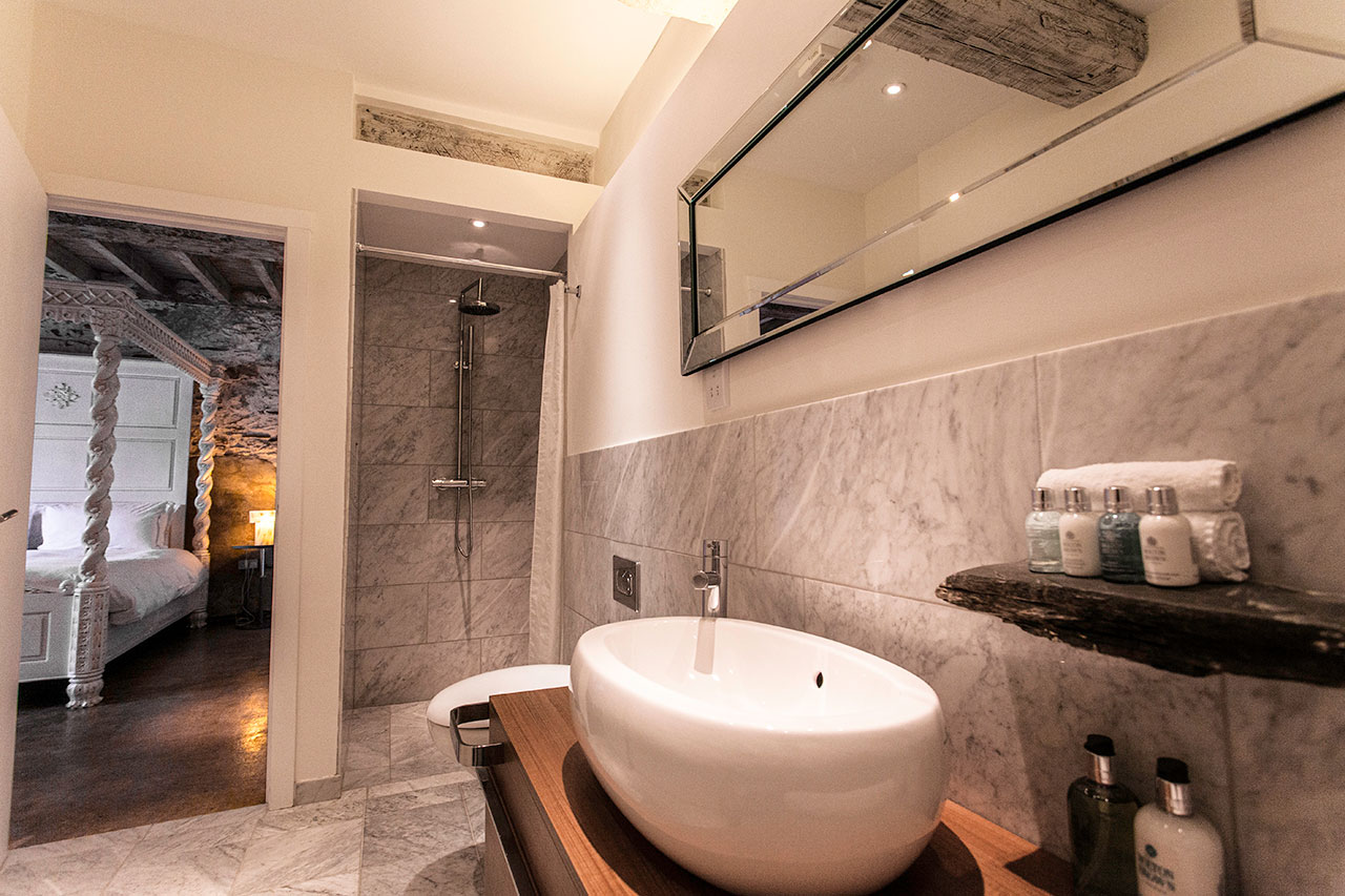 Barn room 3 Bathroom