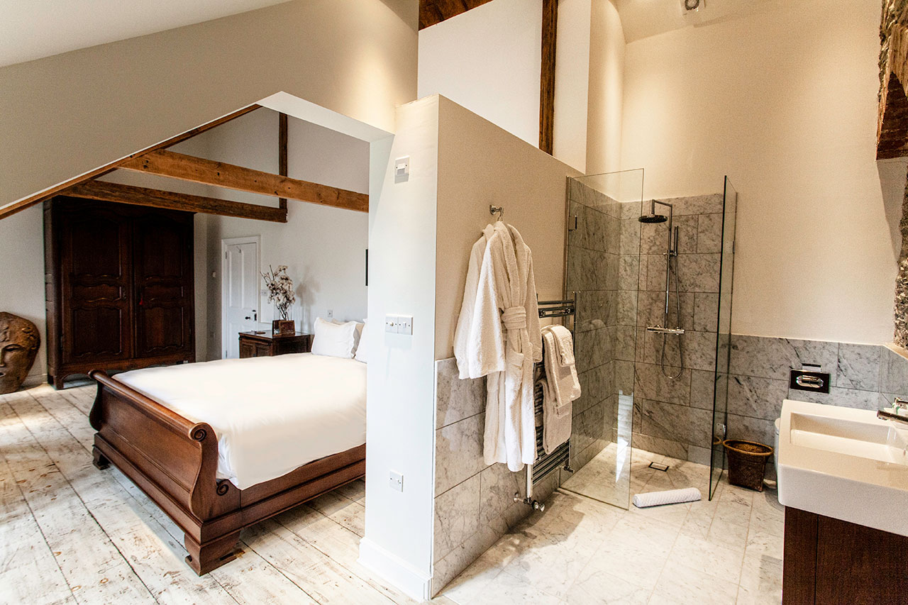 Manor Bedroom 7 Bathroom