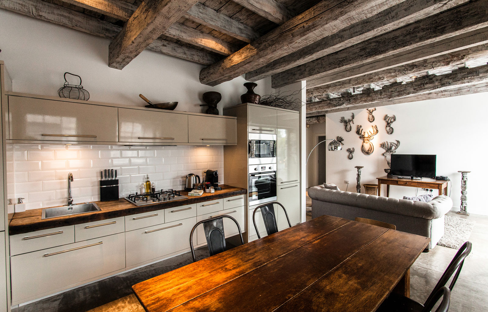 Kitchen with accommodation, ANRÁN Manor, Devon